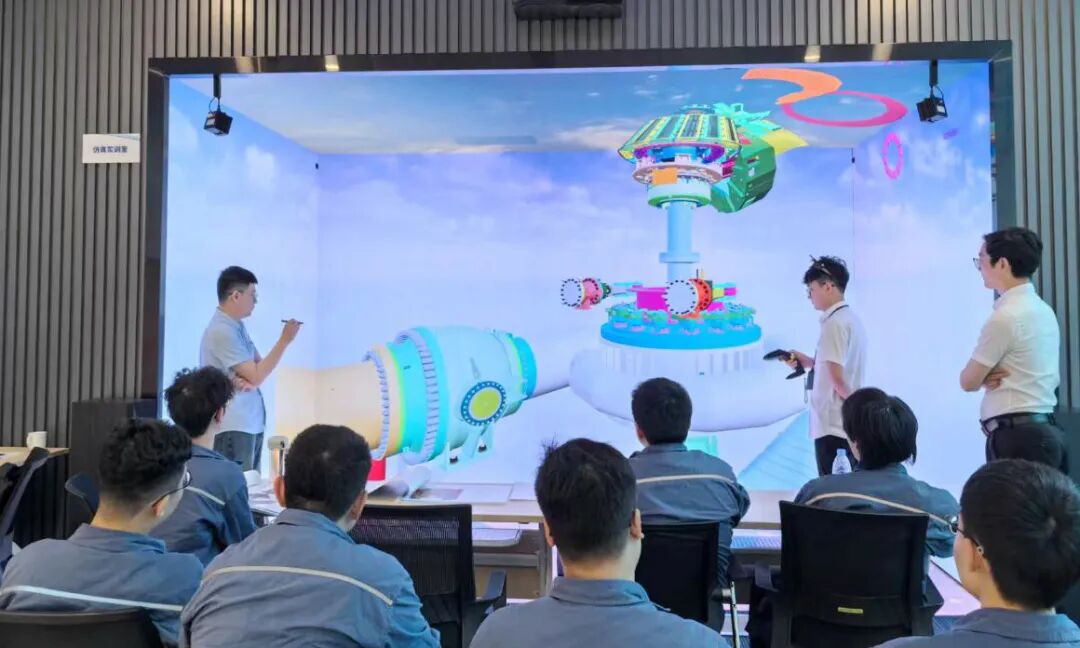 南网储能公司员工利用虚拟仿真平台开展实操练习.jpg