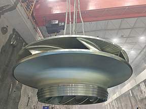 安徽石台抽水蓄能电站首台机组转轮吊装成功