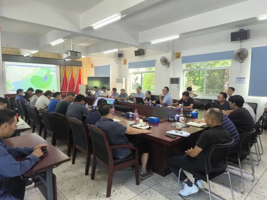 防范“红霞”台风工作部署会.jpg
