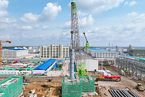 中能建松原项目最新进展，氨合成塔完成吊装