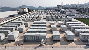 调节电量破亿度!南网首创储能站让风光发电不再“靠天吃饭” 调节电量破亿度!南网首创储能站让风光发电不再“靠天吃饭”