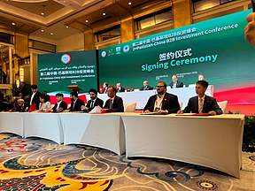 巴基斯坦总理见证海辰储能与IEC签约，共促能源平权与绿色转型