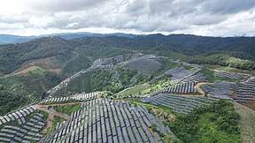 光伏铺就绿能路 储能激活新动能,景洪新能源并网建设成效显著 光伏铺就绿能路 储能激活新动能,景洪新能源并网建设成效显著