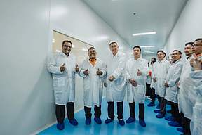 吉打州务大臣到访亿纬锂能马来西亚基地,共绘协同发展新蓝图 吉打州务大臣到访亿纬锂能马来西亚基地,共绘协同发展新蓝图