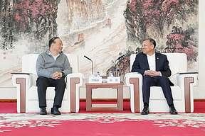 中国能建总经理倪真与宁德时代董事长曾毓群会谈