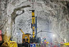 河北滦平抽蓄电站引水竖井导井顺利贯通