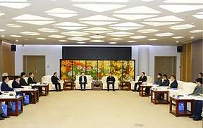 南京市市长李忠军会见江苏省青年商会会长朱钰峰