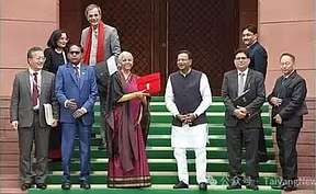 印度2026财年预算出炉：光伏拨款大增32%，光伏玻璃及储能原材料免征关税