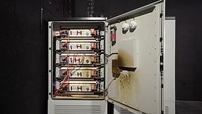 极限热失控“烤”验！固德威ESA储能一体柜通过UL9540A热蔓延测试