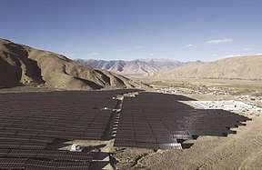 西藏首个“光伏+治沙”项目实现全容量并网发电