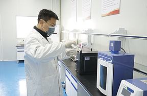 液流储能科技电解液技术创新突破，助力全球长时储能新征程