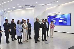 吉林省政协副主席吴靖平一行莅临海辰储能调研指导