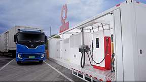 一千公里不间断！华为兆瓦超充助力重卡长途运输迈入全电物流新时代