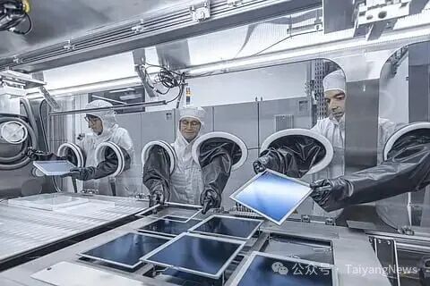 The Pero-Si-SCALE laboratory aims to help scale perovskite-silicon tandem processes using industrial deposition and coating techniques. (Photo Credit: Fraunhofer ISE)