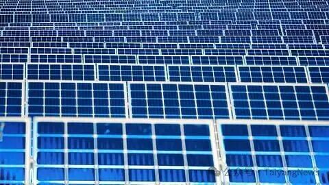 AI-based simulations are being used to model chemical processes for recovering high-purity silicon from PV recycling. (Photo Credit: University of New England)