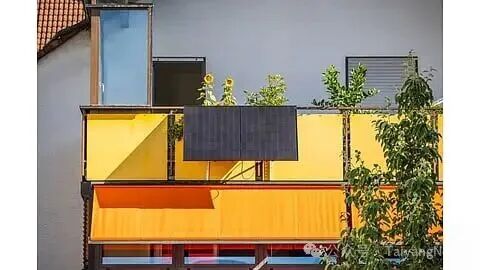 Balcony Solar, Plug-in solar